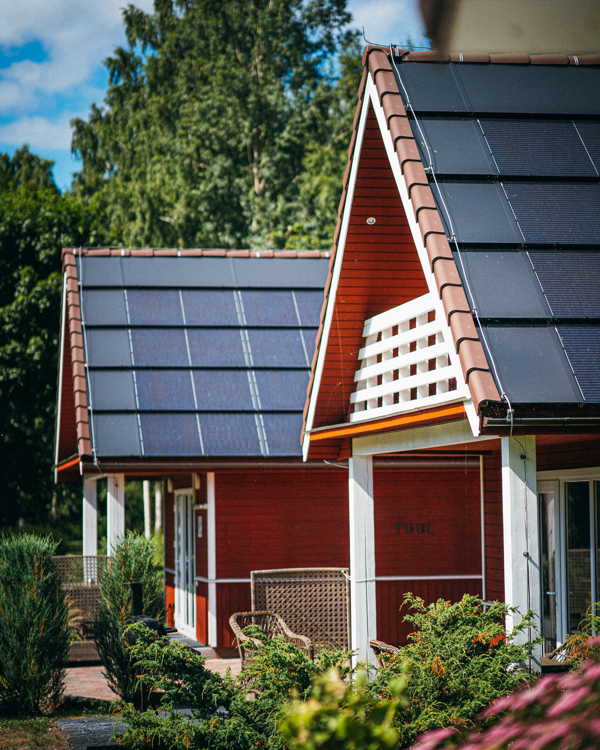 Hus i svensk stil med Solarstone Solar Full Roof