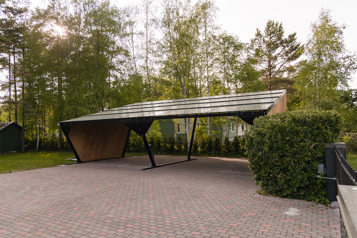 Solarstone päikeseenergia autovarjualune koos laiendusega